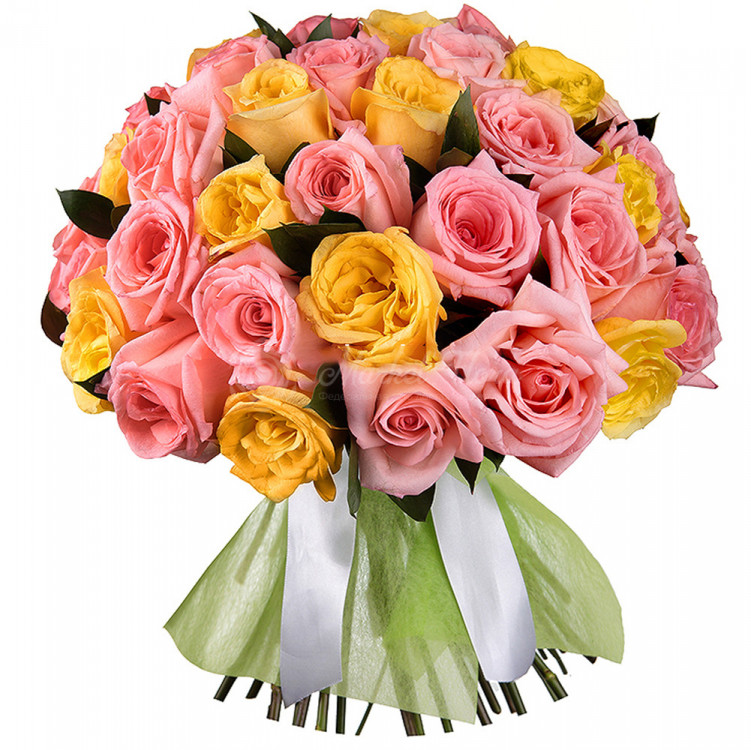 Букет из 51 розовой и жёлтой розы